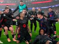 IM英雄联盟竞猜-高潮迭起，球员们全力以赴为决赛备战的简单介绍