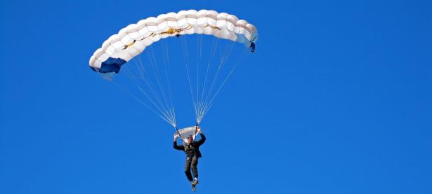 IM电竞APP-石宇奇惊艳四座，法国队轻取日本队—羽坛新格局的震撼序章