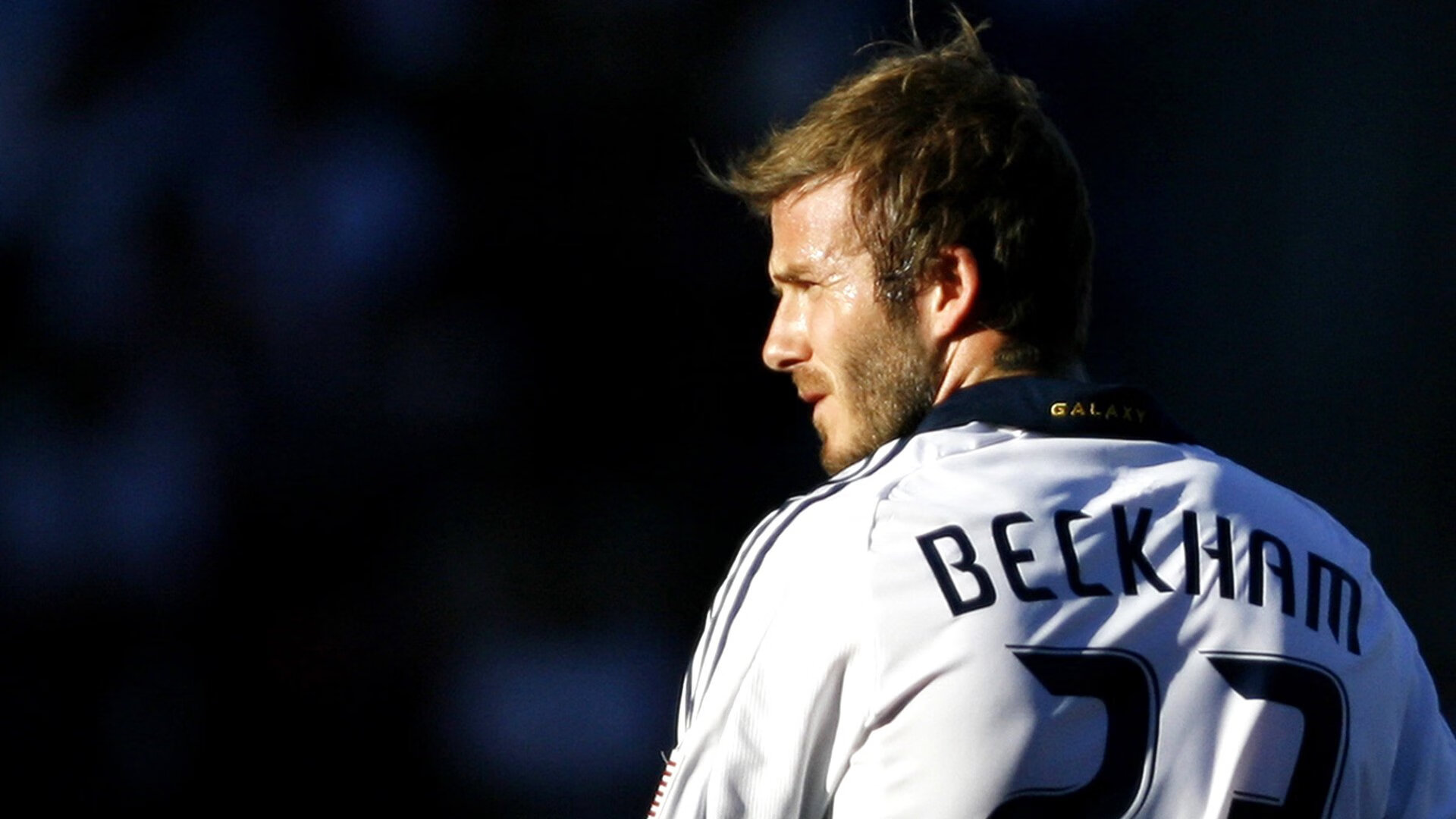 从阿拉巴冠军级表现到塞维利亚式战术，解析现代足球的击溃艺术