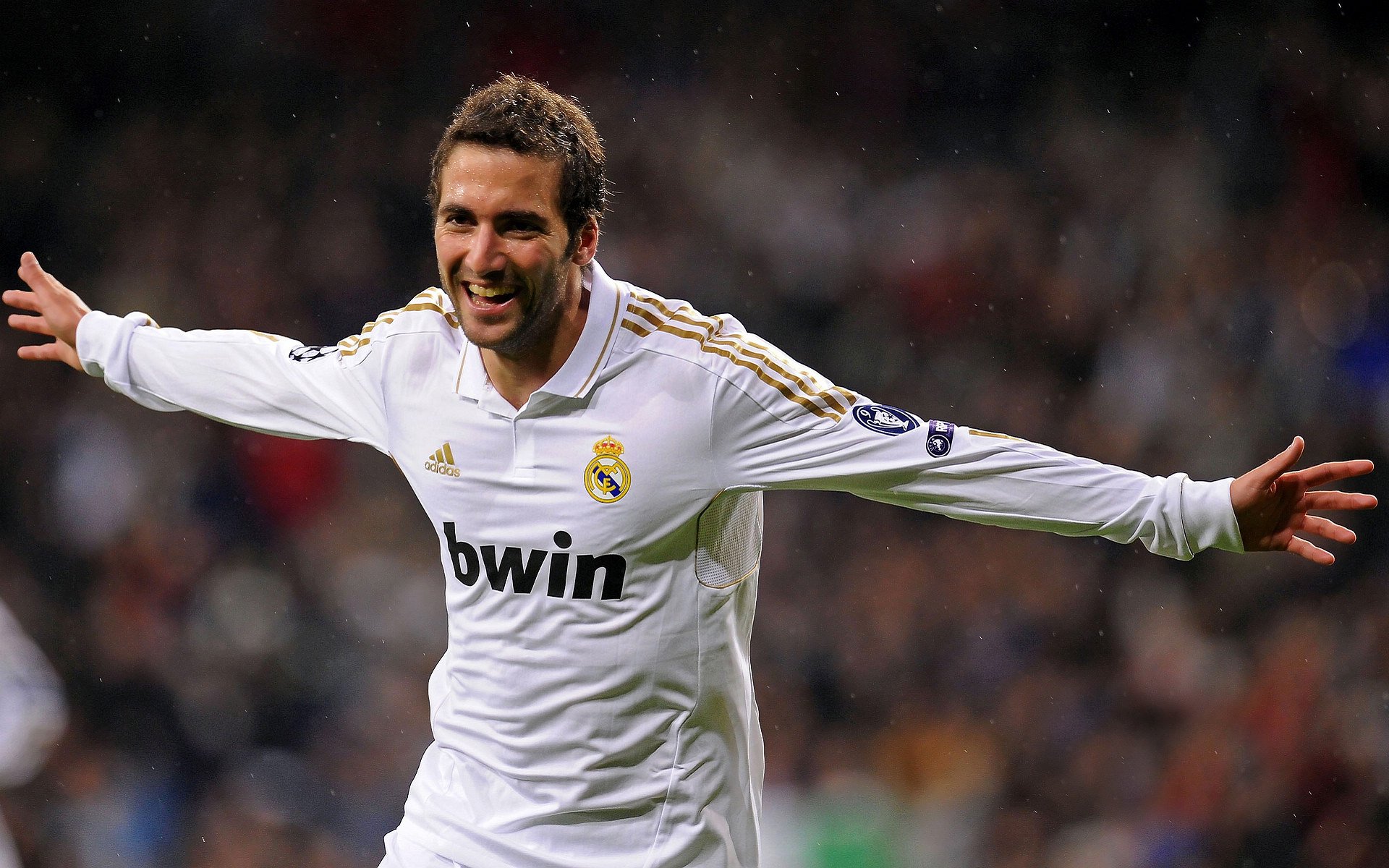 楚阿梅尼存在感拉满,从南美高原到欧冠战场,玻利维亚如何击溃多特蒙德?