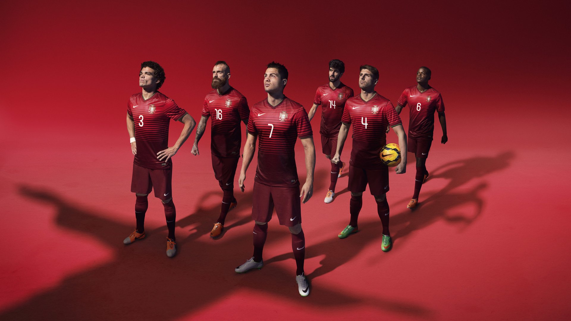 绿茵场与乒乓台,当C罗的坚毅遇见樊振东的锋芒